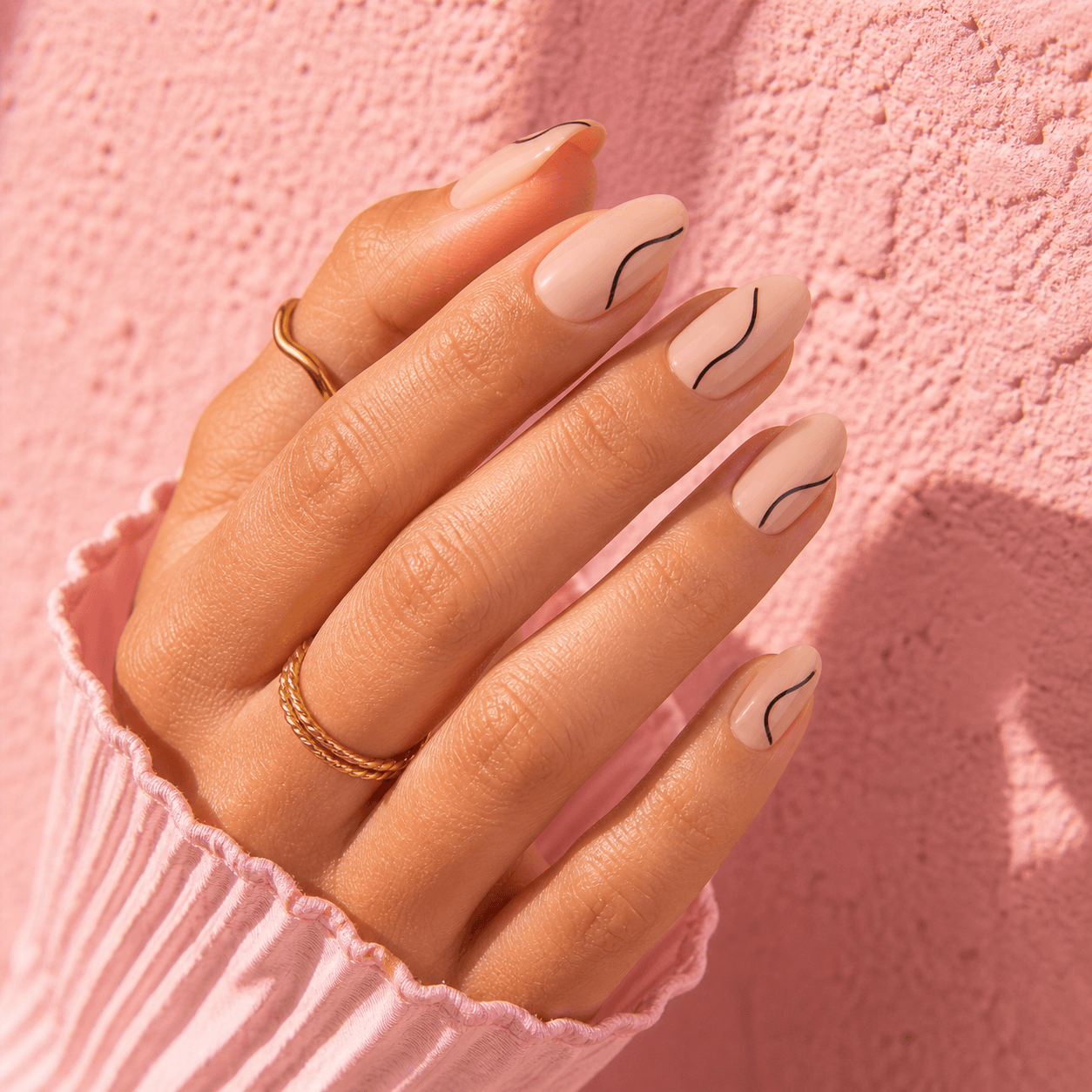 Minimalist nude nails